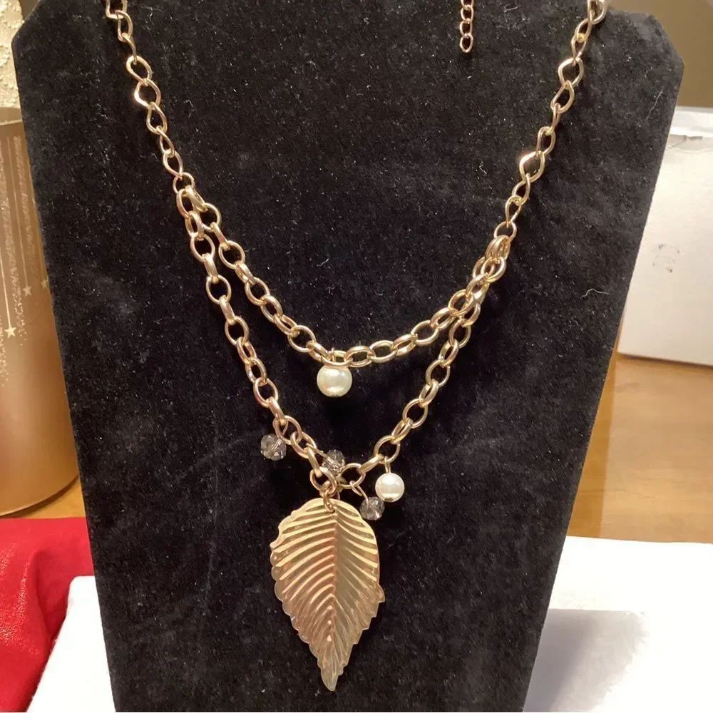 Adjustable Goldtone Leaf Pendant Layered Necklace